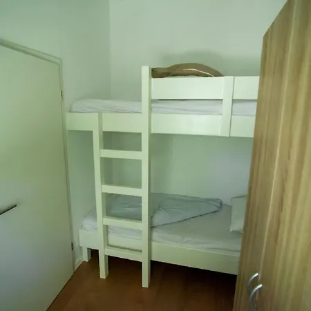 Robinson Crusoe Schwarzkittelpfad 80 Waldbrunn (Baden-Wurttemberg)