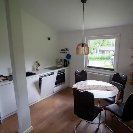 Robinson Crusoe Schwarzkittelpfad 80 * Waldbrunn (Baden-Wurttemberg)